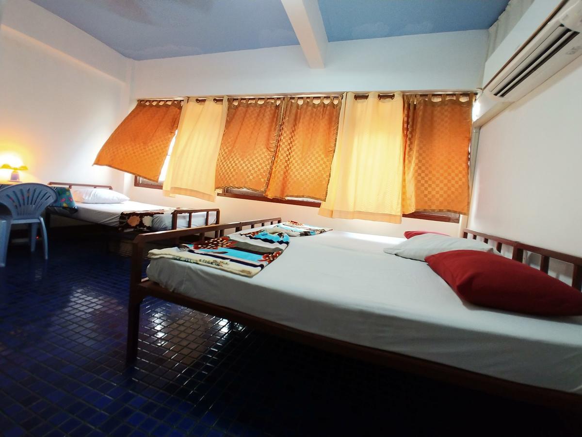Prasuri Guest House Bangkok Exterior photo